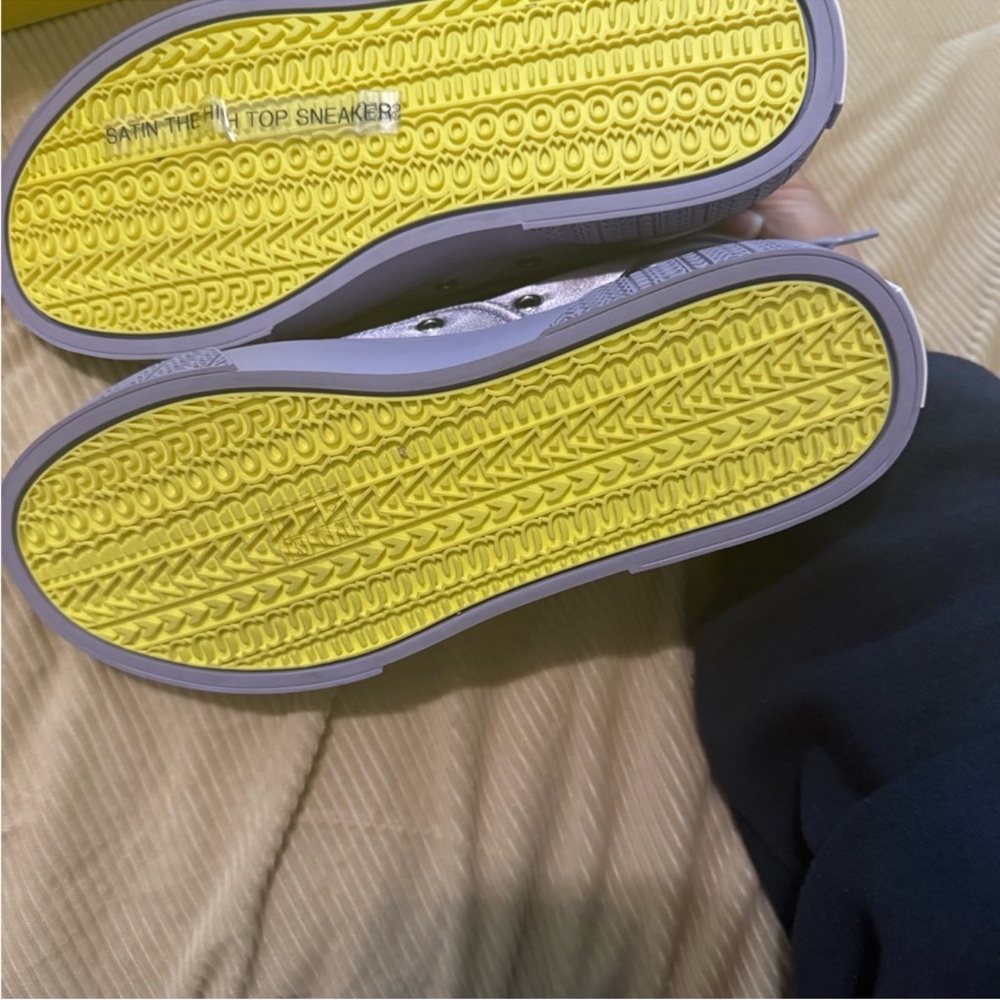 Marc Jacobs Lavender Lace-Up Sneakers - Picture 4 of 6